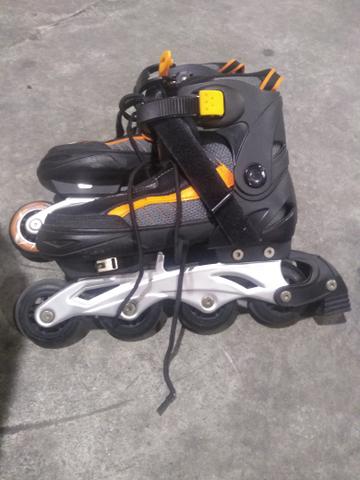 Patins semi novo