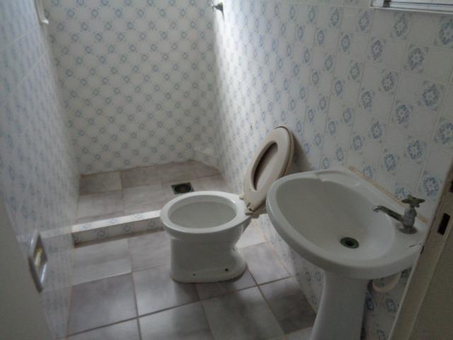 COD 575 - Casa De 2/4 Com Armários E Três Quitinetes Em Brotas - Foto 8