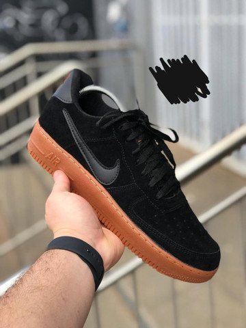 tenis nike preto com marrom