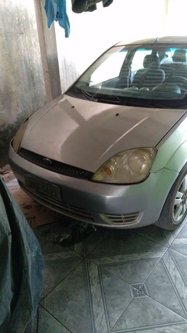 VENDO ESSE CARRO FISTE ANO 2007 NO VALOR 8000 MIL TEM UM DÉBITO 1600