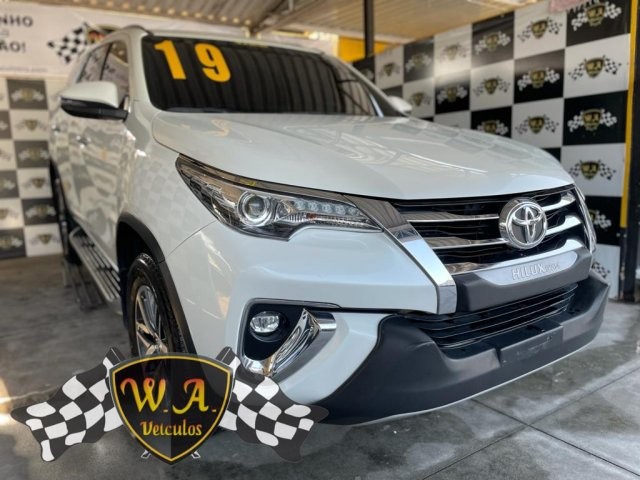 TOYOTA HILUX SW4 2019 2.8 SRX 4X4 7 LUGARES 16V TURBO INTERCOOLER DIESEL 4P AUTOMÁTICO