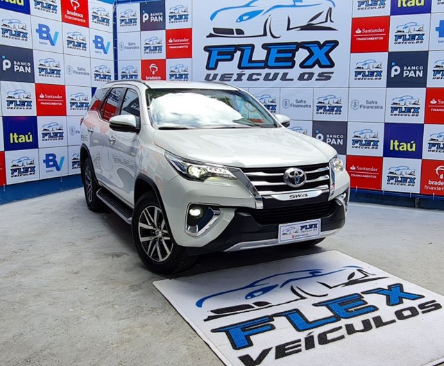 TOYOTA SW4 7 LUGARES SRX DIESEL TOP  QUEIMA TOTAL 