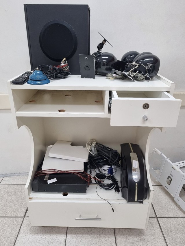 Móvel de Apoio para Equipamentos