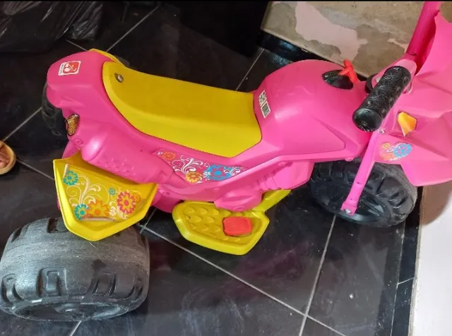 TRICICLO INFANTIL ELÉTRICO SCOOTER GATINHA BANDEIRANTE REF: 2680