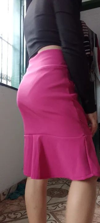 Saia midi vinho com botões e fenda - Foto 5