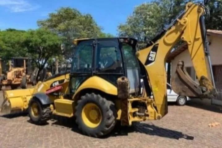 Retroescavadeira Cat 416e 2015
