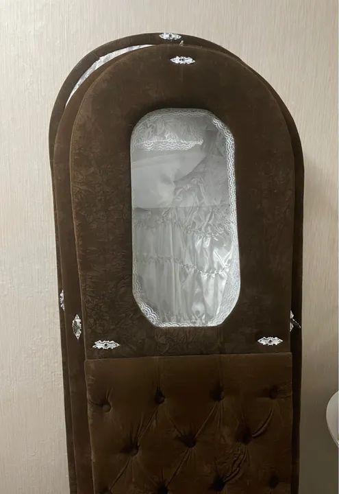 Caixão de Veludo Marrom - Foto 3