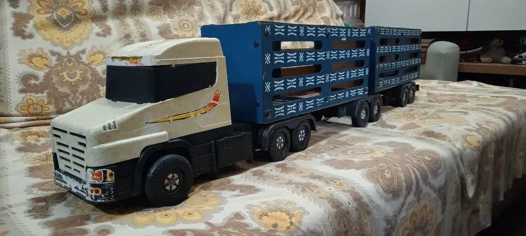 Brinquedo Caminhão Carreta Boiadeiro 