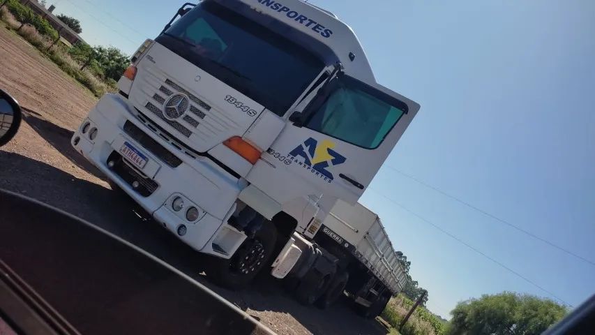 Vende-se Conjunto completo Cavalo mecânico Mercedes 1944S eletrônico e Reboque Librelato - Foto 11