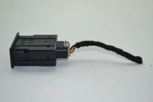 Botão Entrada Usb Duplo Maserati Levante 2017 Original  - Foto 2