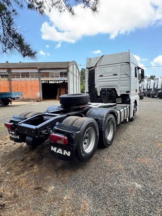 Impecavel MAN TGX 440 6x2 novo com preco bom  - Foto 6