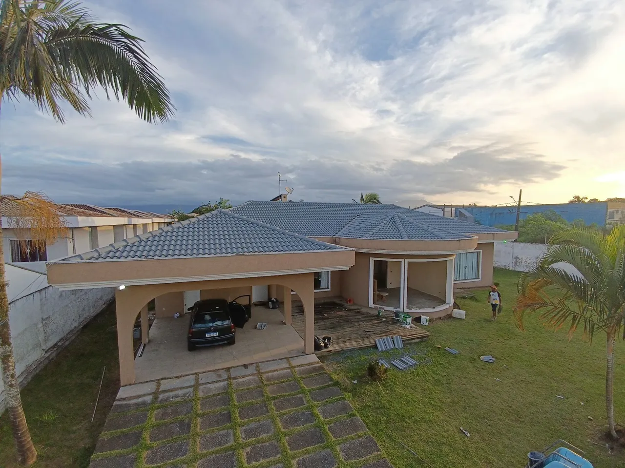 Calhas, rufos,pintura residencial,lavagem e pintura de telhados