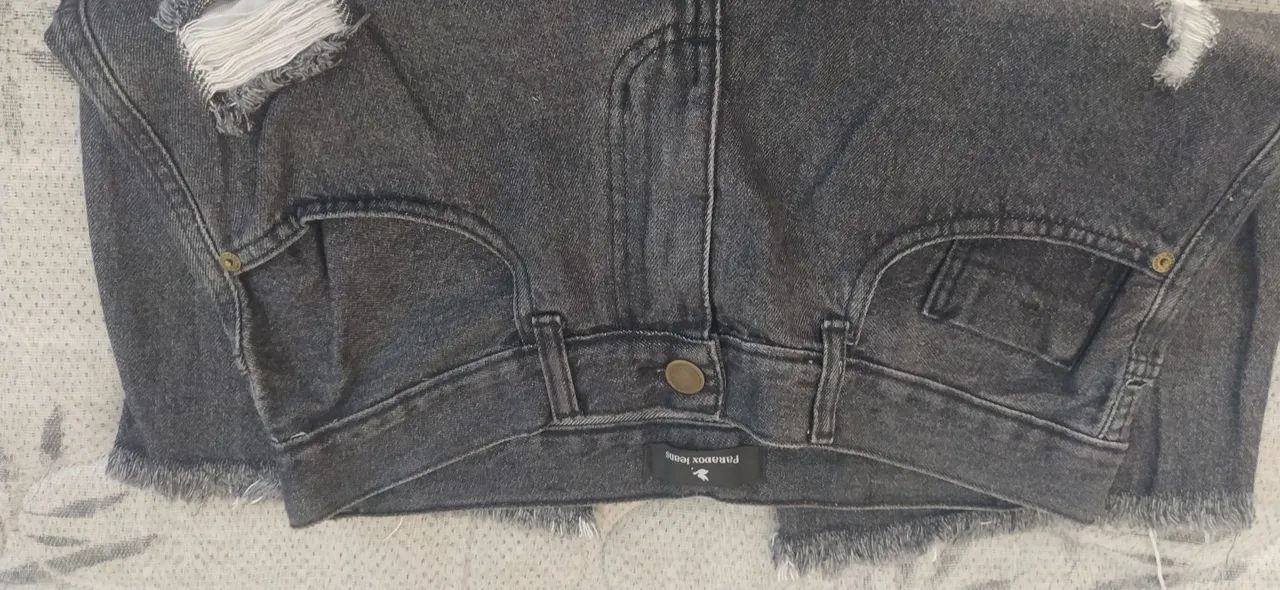 Bermuda Jeans Destroyed Preto - Conforto e Estilo