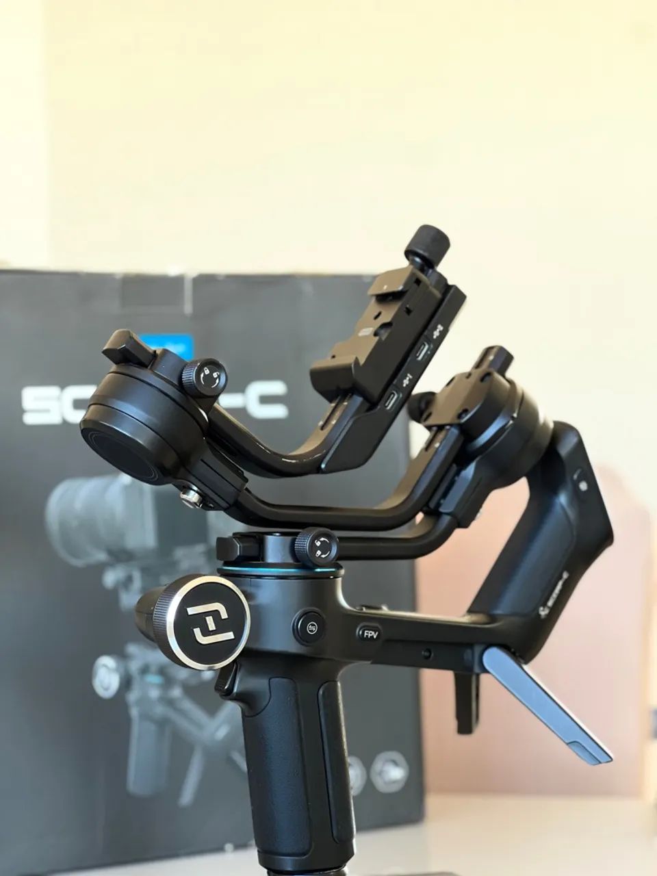 Estabilizador Gimbal FeiyuTech SCORP-C - Foto 2