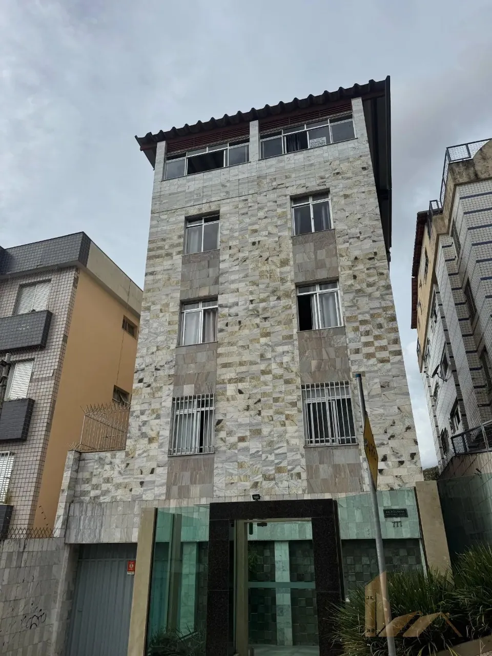 Apartamento área privativa 3 Quartos - 1 Suíte - 2 Salas - 2 Vagas - Bairro Jardim América