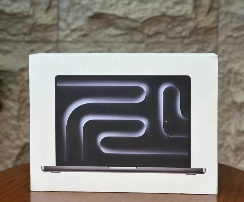 MacBook Pro M3 14 Polegadas ( Promoção)