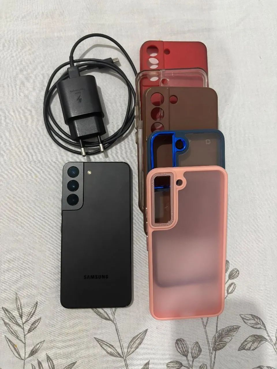 Samsung S22 em ótimo estado de conservação 
