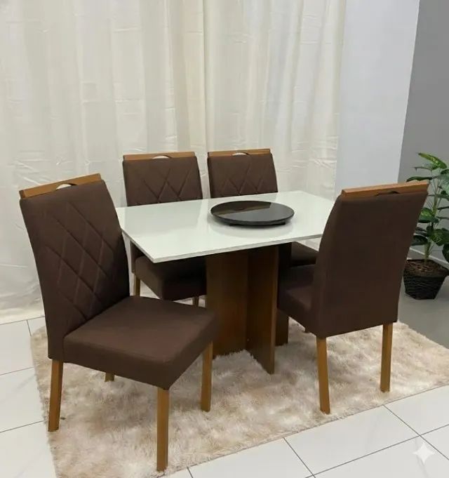 Oferta especial Mesa de jantar com 4 cadeiras confortavel