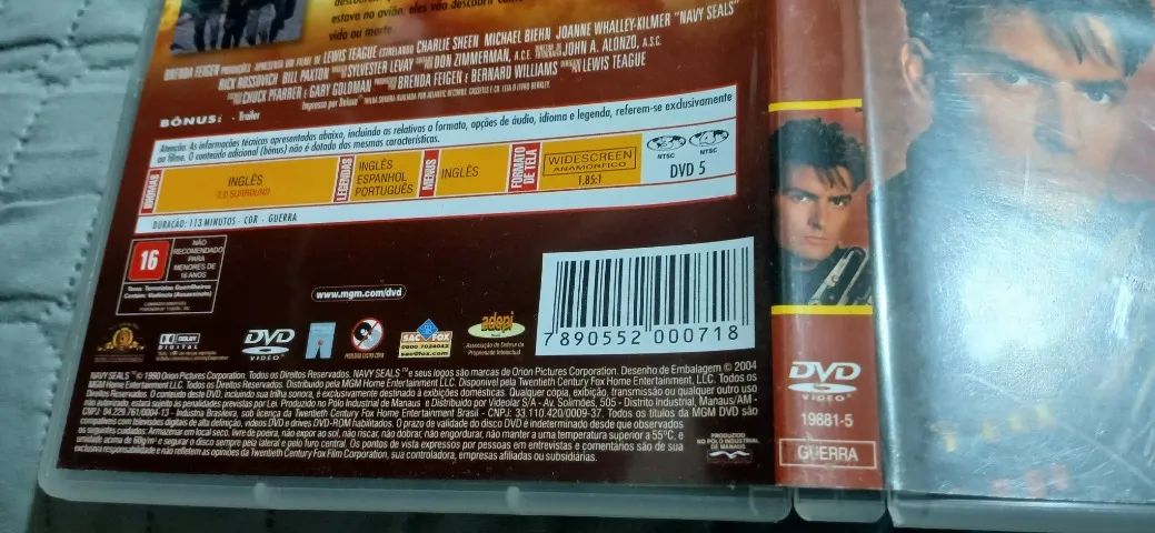 Kit 2 Dvds Ação Missão Resgate Brandon Lee + Comando Imbatível Charlie Sheen - Foto 2