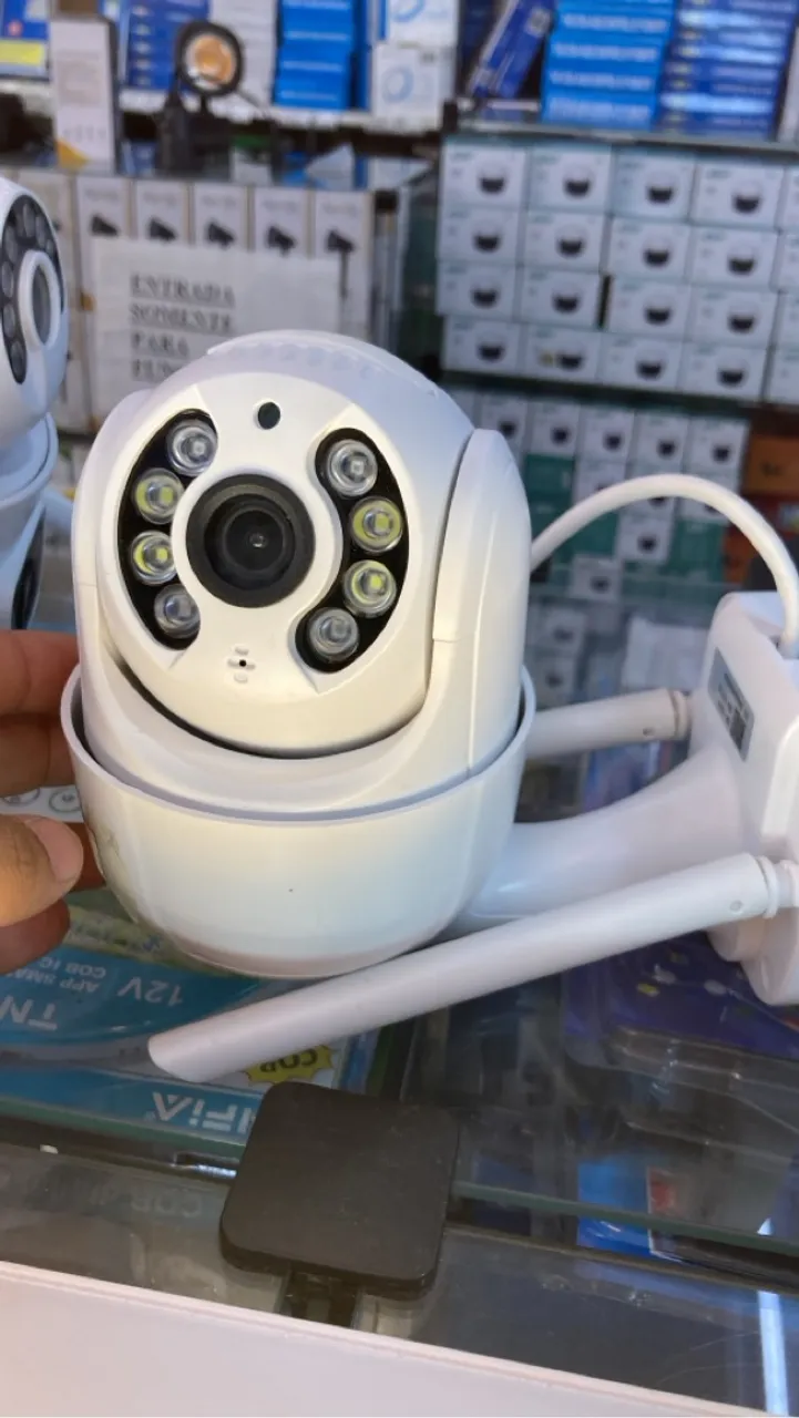 Câmera de Segurança Wi-Fi Externa com Visão Noturna