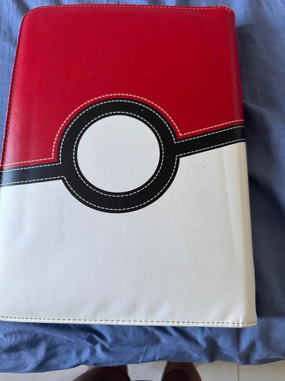 Álbum de Pokémon com 395 cartas