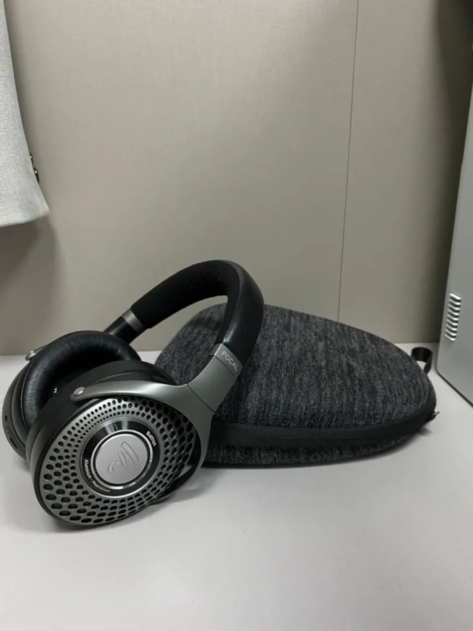 Fone de Ouvido Focal Bathys