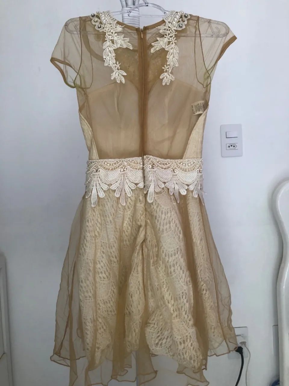 Vestido de renda dourado para festa - Foto 2