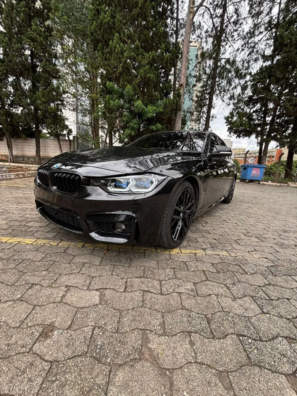 Vendo ou troco BMW 320i Única toda modificada