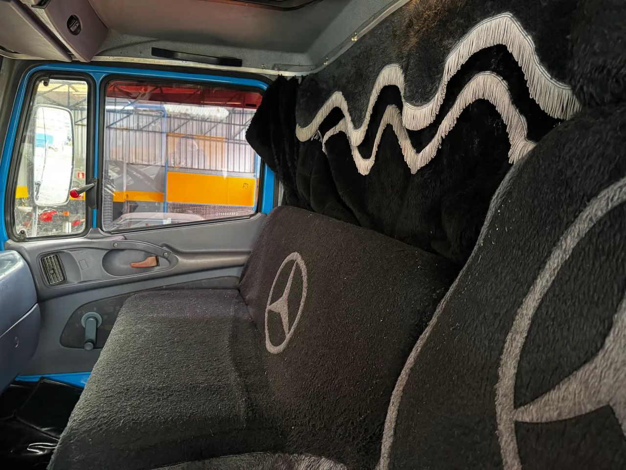 Mercedes L1620  Ano 2005 - Foto 11