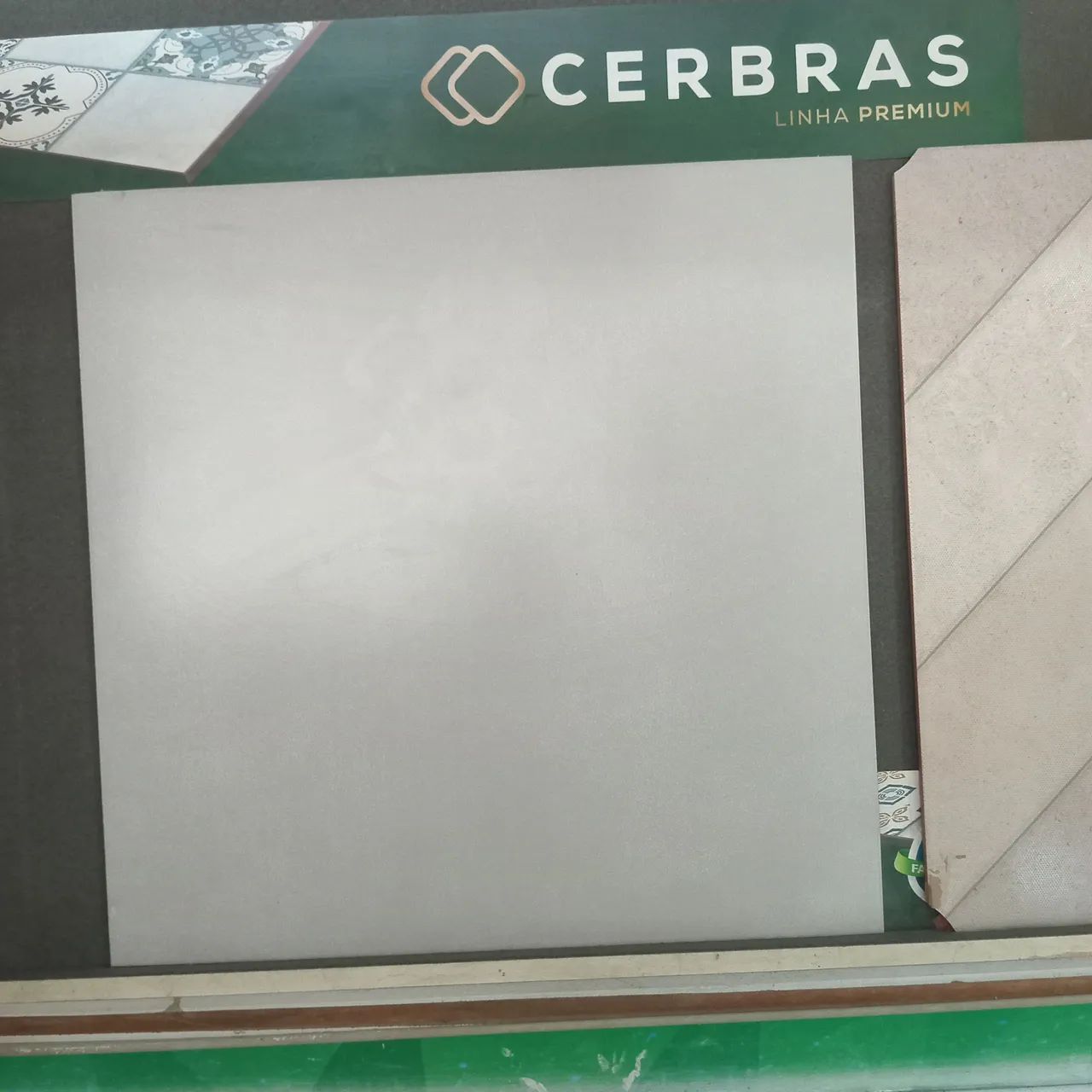 Piso cerâmico antiderrapante 57×57 - Foto 2