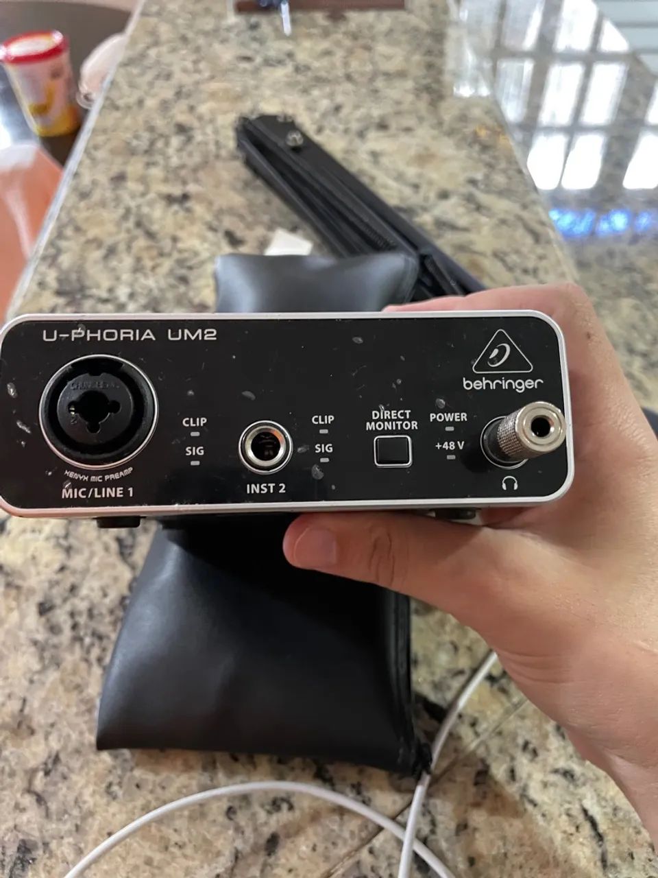 Microfone SHURE + Interface de áudio Behringer  - Foto 5