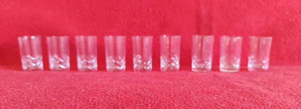 Conjunto com 16 copos antigos de cristal para aperitivos - Foto 2