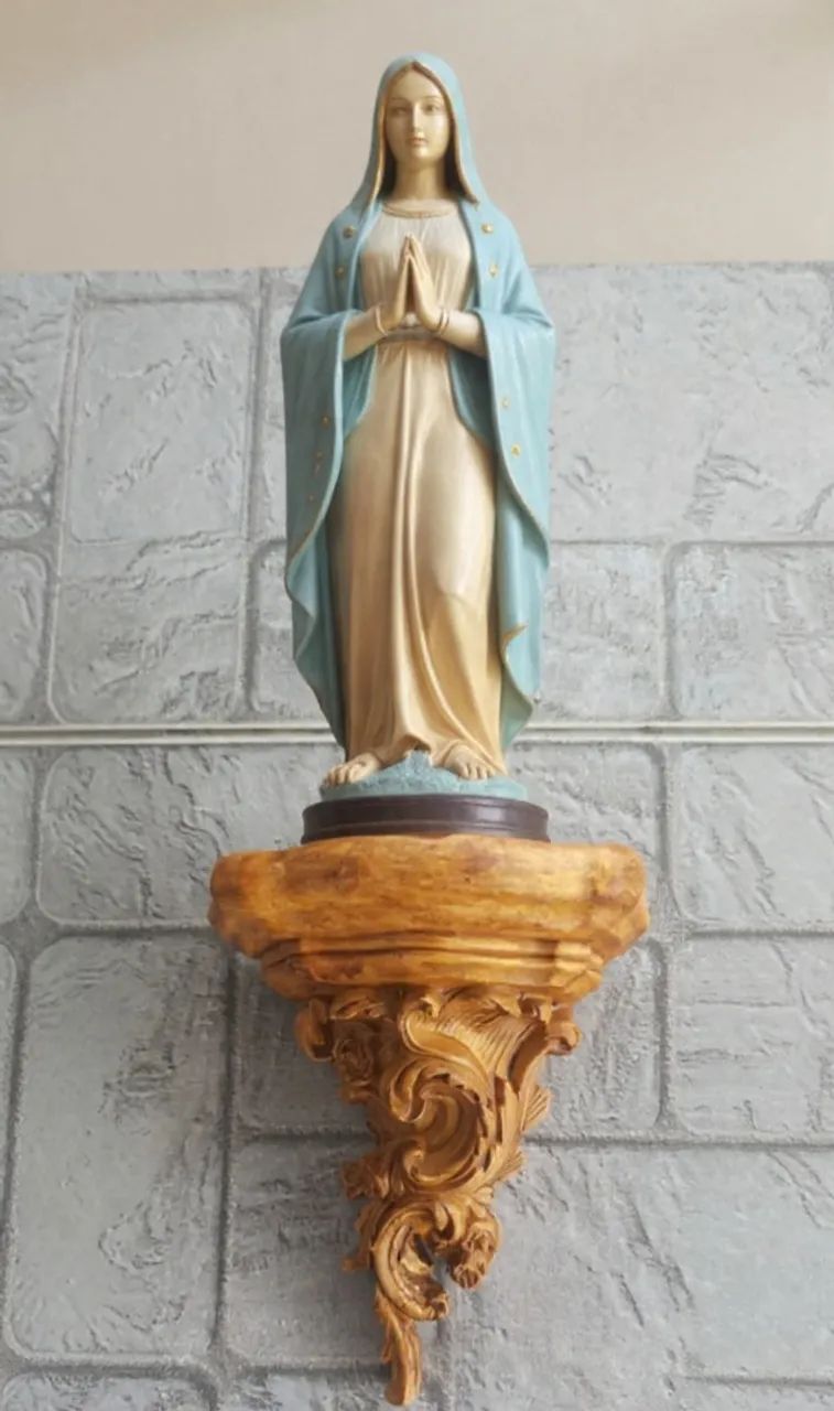 Suporte para imagem ou vaso antigo inspirada em antiguidade cor madeira clara