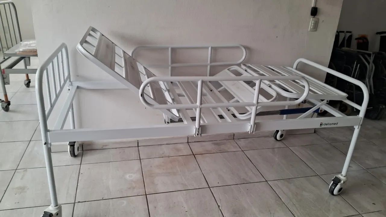 Cama Hospitalar 2 Manivelas Usada  - Foto 5