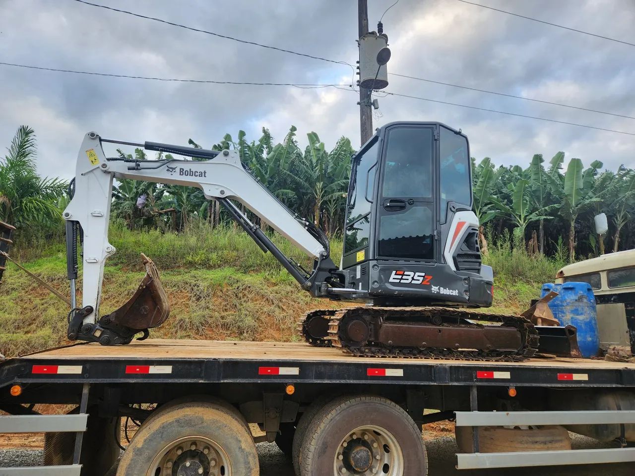 Mini escavadeira Bobcat E35z - Nova - Foto 3