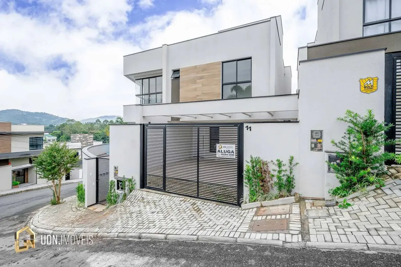 Sobrado para locação no bairro Tribess, Blumenau - SC