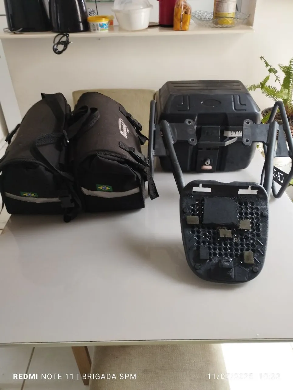 Bagageiro, baú e bolsas laterais para moto
