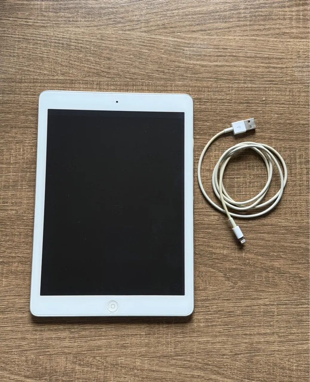 iPad Air 1ª Geração - Modelo A1475 | 16GB | Tela 9,7? | Wi-Fi + 3G