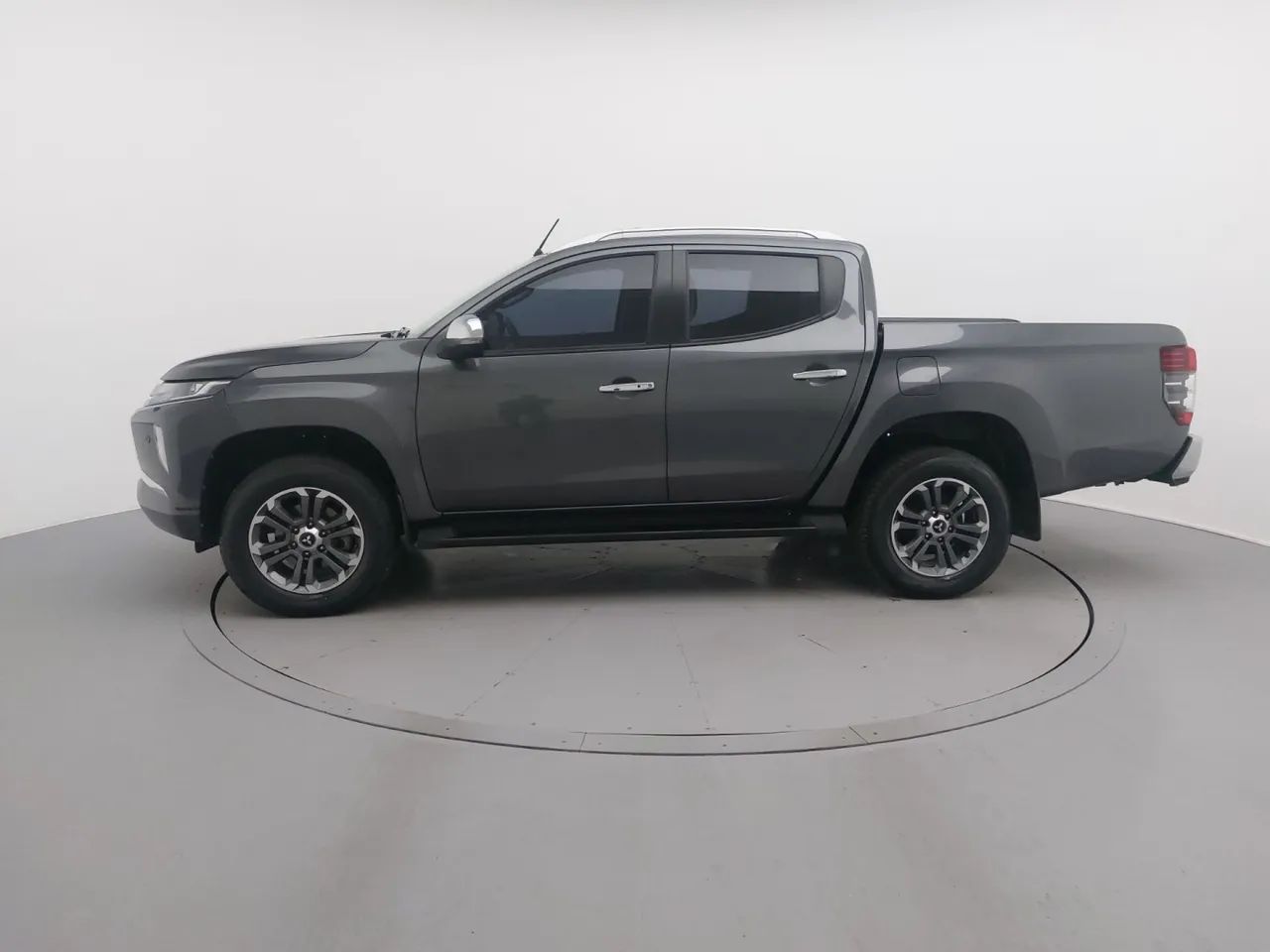 Mitsubishi L200 triton 2022 2.4 16v turbo diesel sport hpe-s cd 4p 4x4 automático - Foto 2