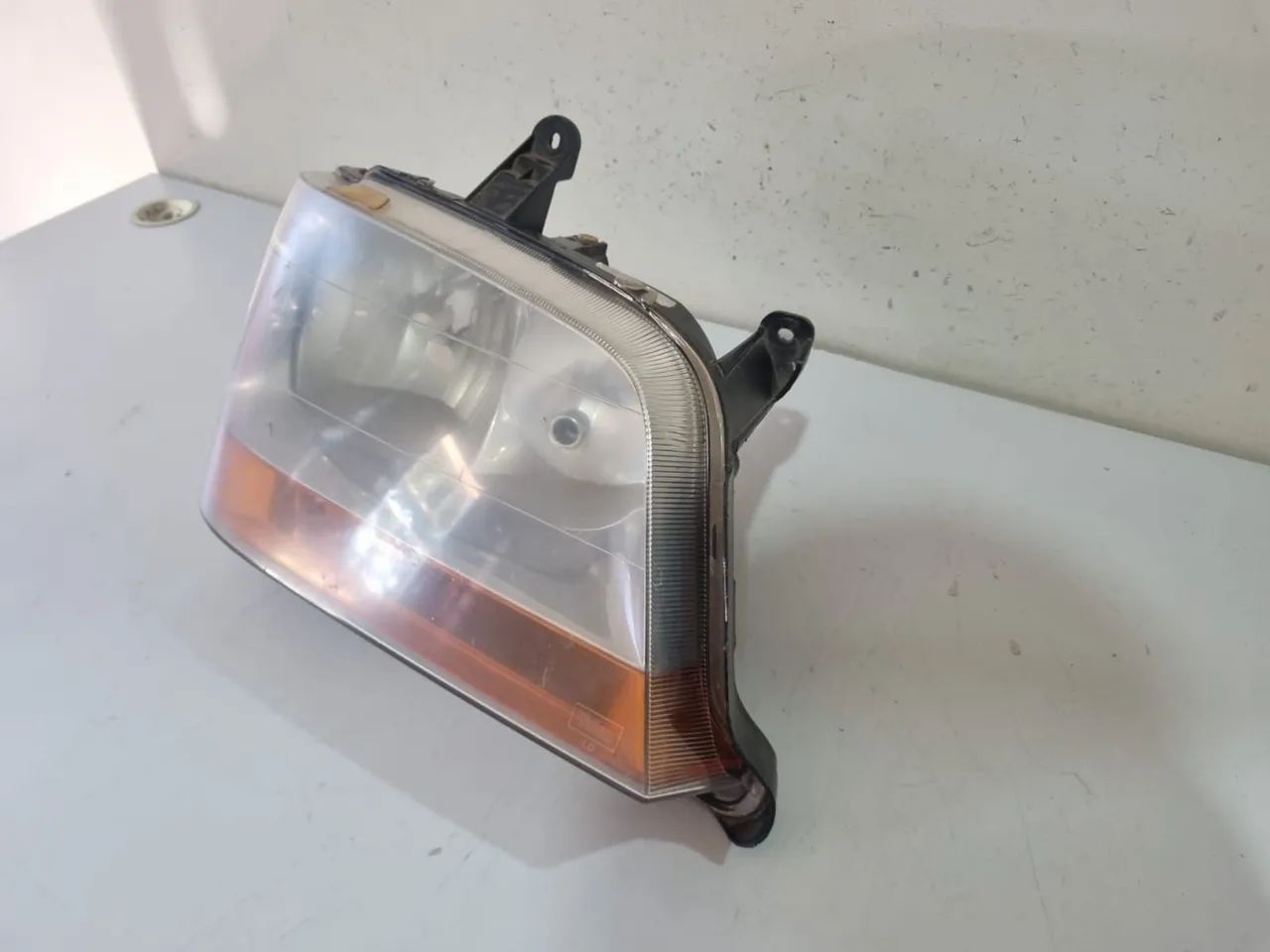 Farol direito S10 / Blazer 2001/2002/2003/2004/2005/2006/2097/2008/2009/2010/2011 - Foto 3