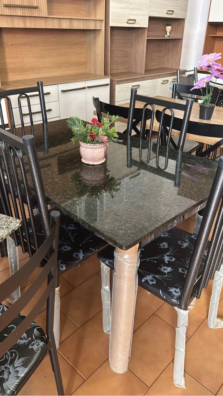 Mesa Com 04 Cadeiras Nova Pronta Entrega