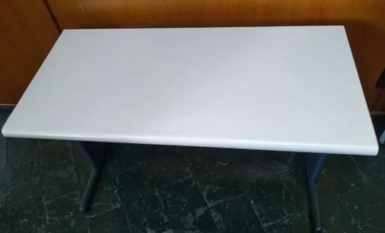 Mesa Escritório com base em Metal e Laminado Arvoplac -  1,20 x 60 x 72 - Foto 5