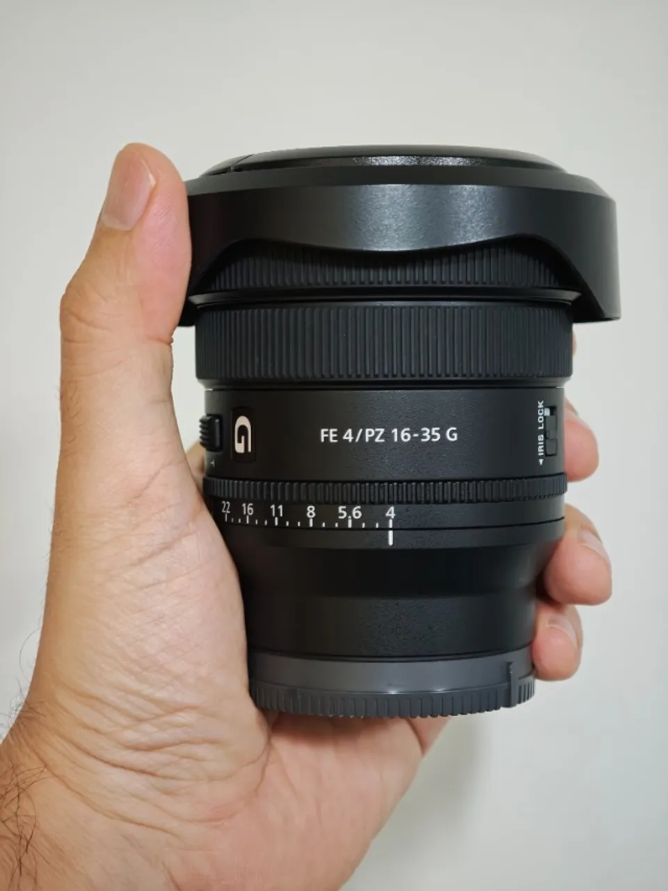 Lente Sony FE 16-35mm F4 G como nova