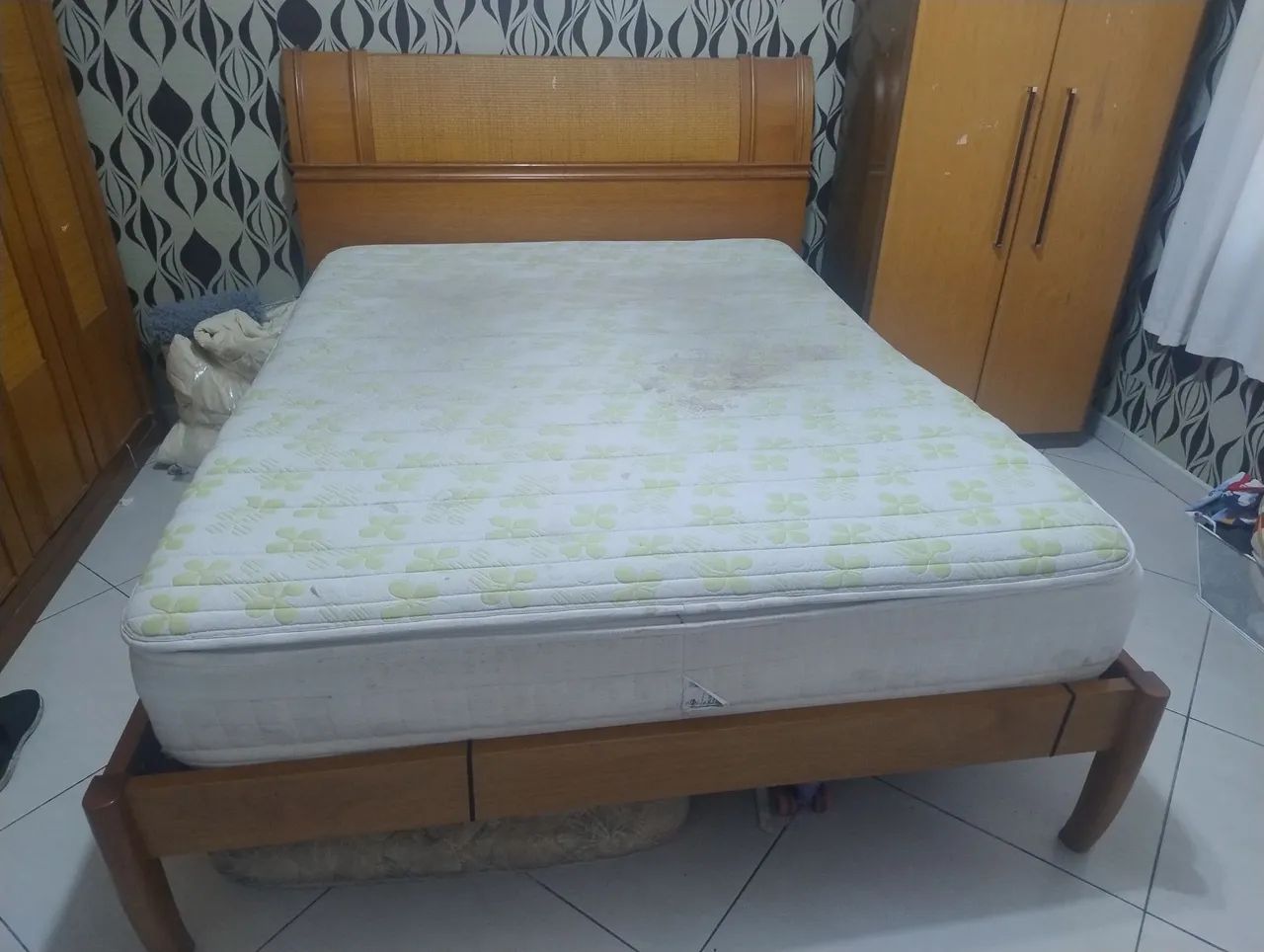 Cama Box de casal com colchão 