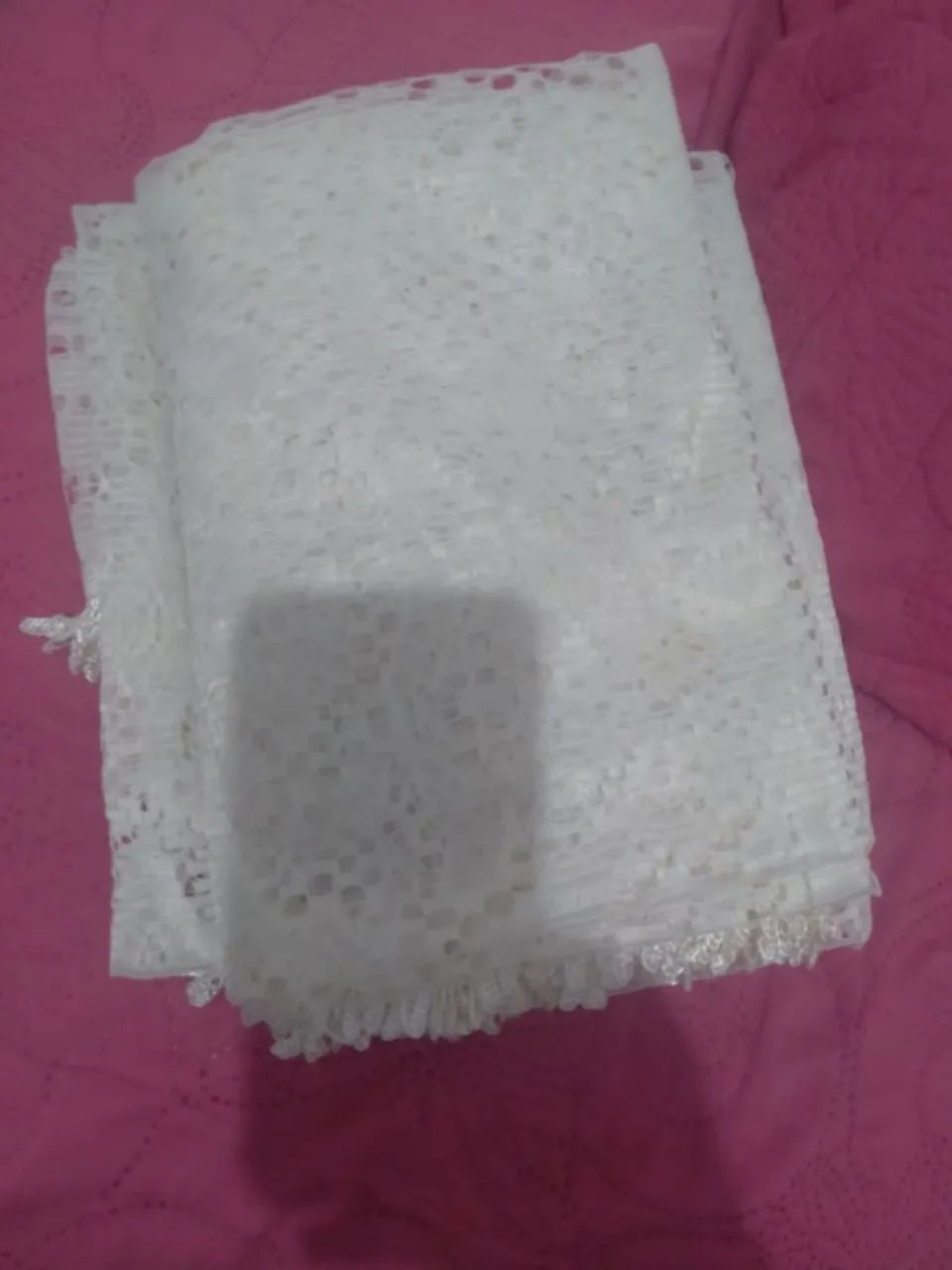 Toalha de mesa quadrada em renda branca - Foto 3