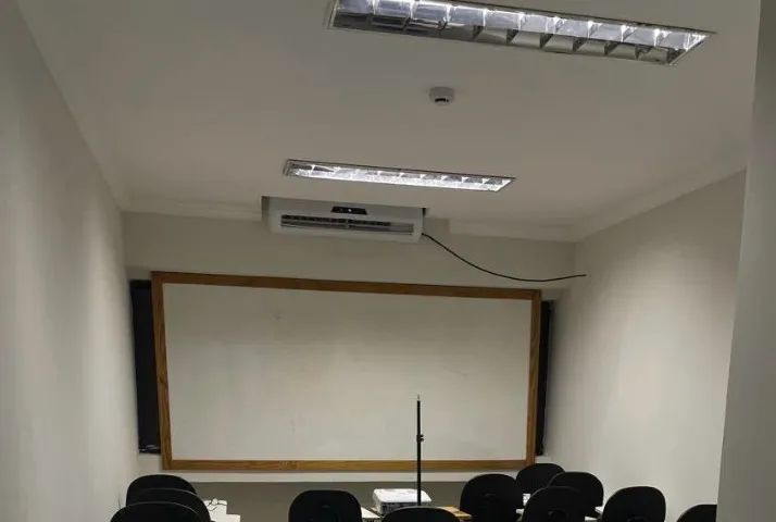 Whiteboard64706319402114120