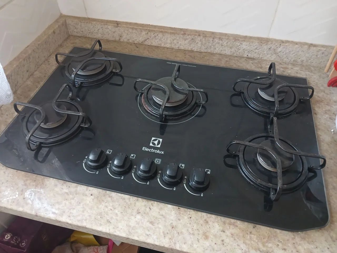 Cooktop Electrolux 5 Bocas com o cano  instalado  e o gás.  - Foto 2