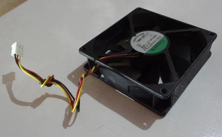 Cooler Ventoinha 90x90x25mm 12v 1.6w Sunon Kd1209pts2 Usado - Foto 4