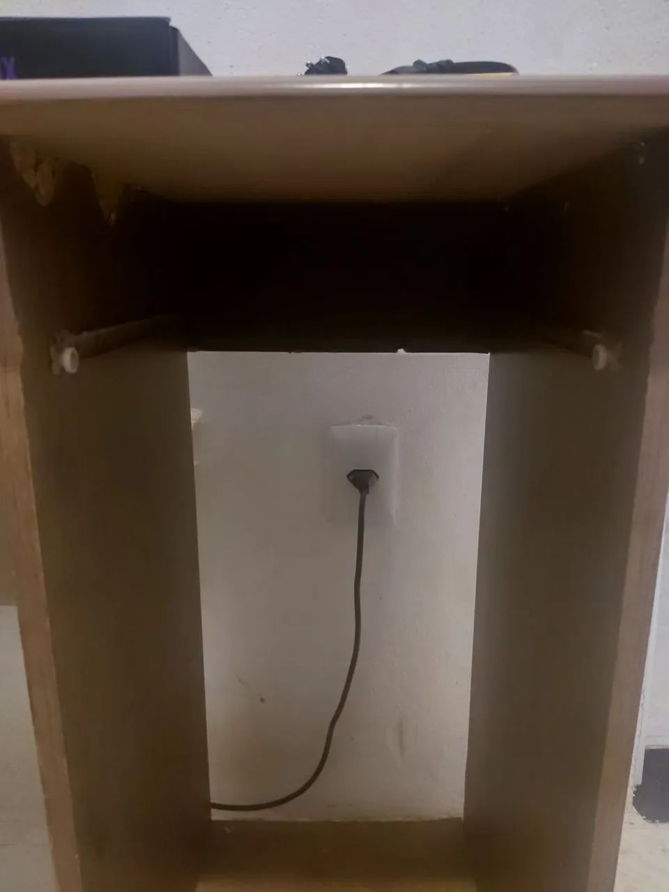 Mesa para computador em Madeira Reconstituída - Espaçosa e Funcional64166926816515122