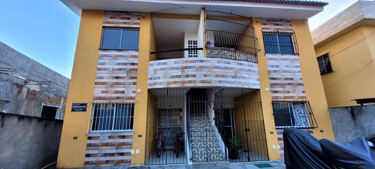 Alugo casa no primeiro andar 